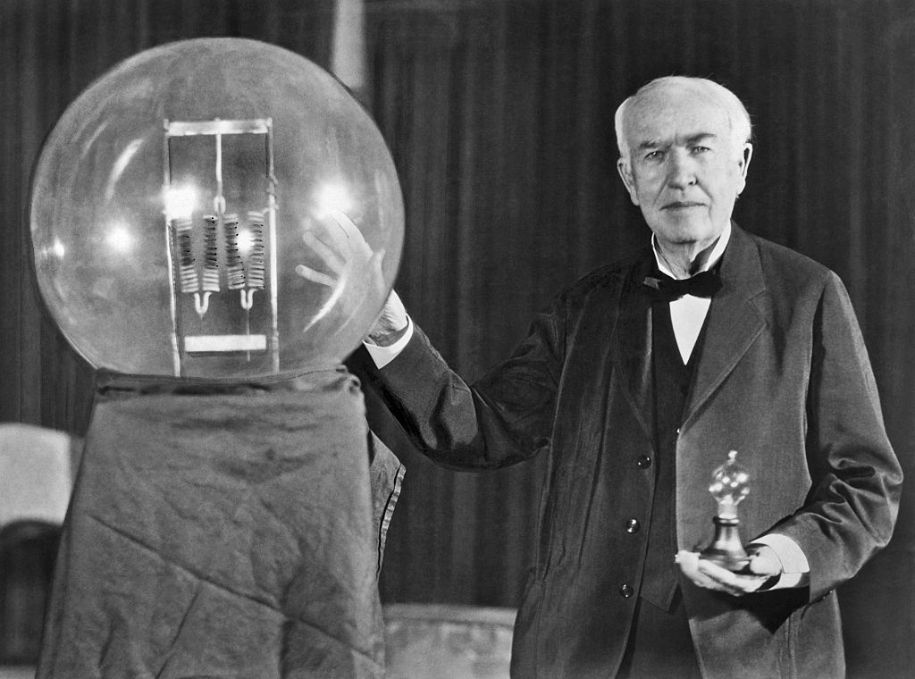 Thomas Edison y su gran bombilla