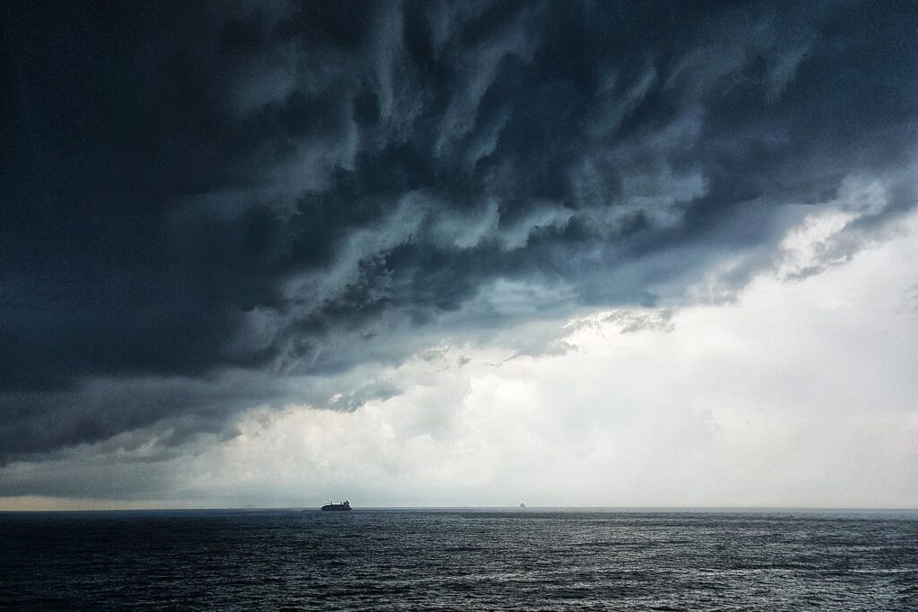 tormenta sobre el mar