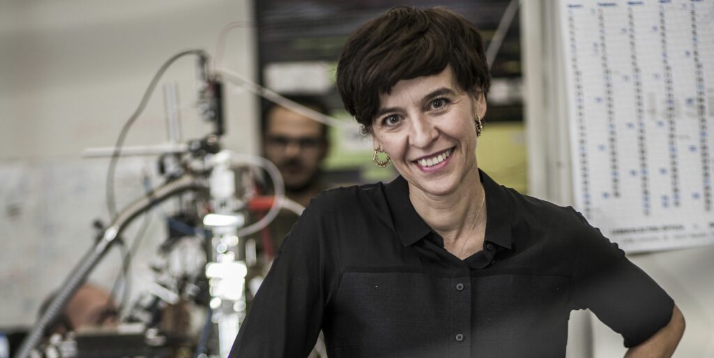 Montserrat Calleja: "Nuestra ilusión es que los instrumentos que desarrollamos en este laboratorio puedan usarse algún día en un hospital" 1 55a2366 1542898367 Montserrat Calleja: "Nuestra ilusión es que los instrumentos que desarrollamos en este laboratorio puedan usarse algún día en un hospital"