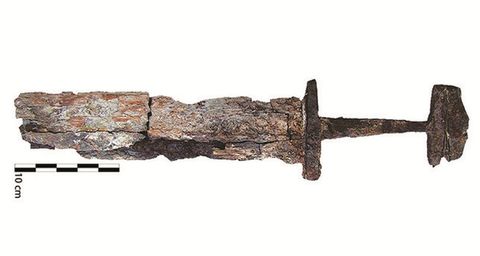 Descubren una espada vikinga en Turquía