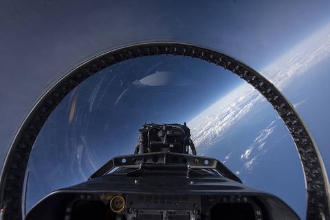 Esto es lo que se ve desde la cabina de un avión supersónico