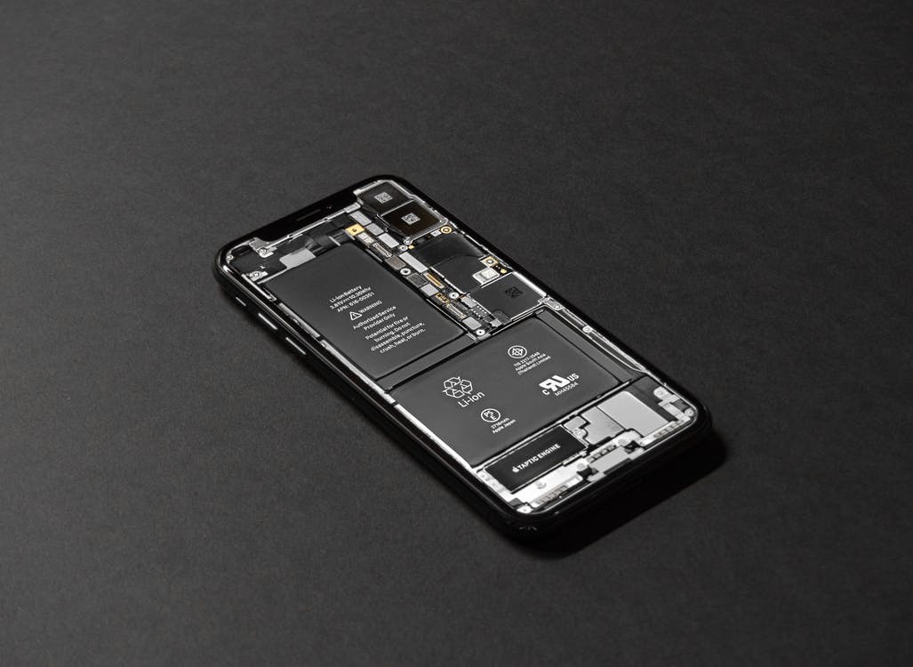 Apple recula y cambiará las baterías de sus móviles sin importar su estado
