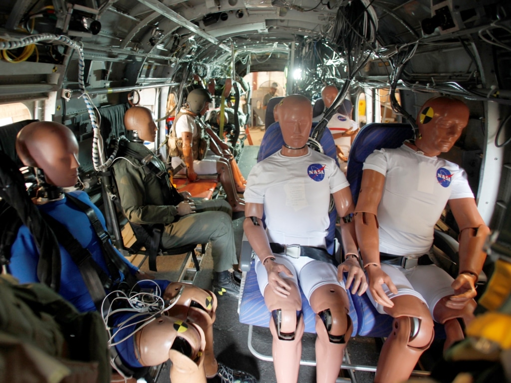 Así es como la NASA mejora la seguridad en la aviación: estrellando maniquíes