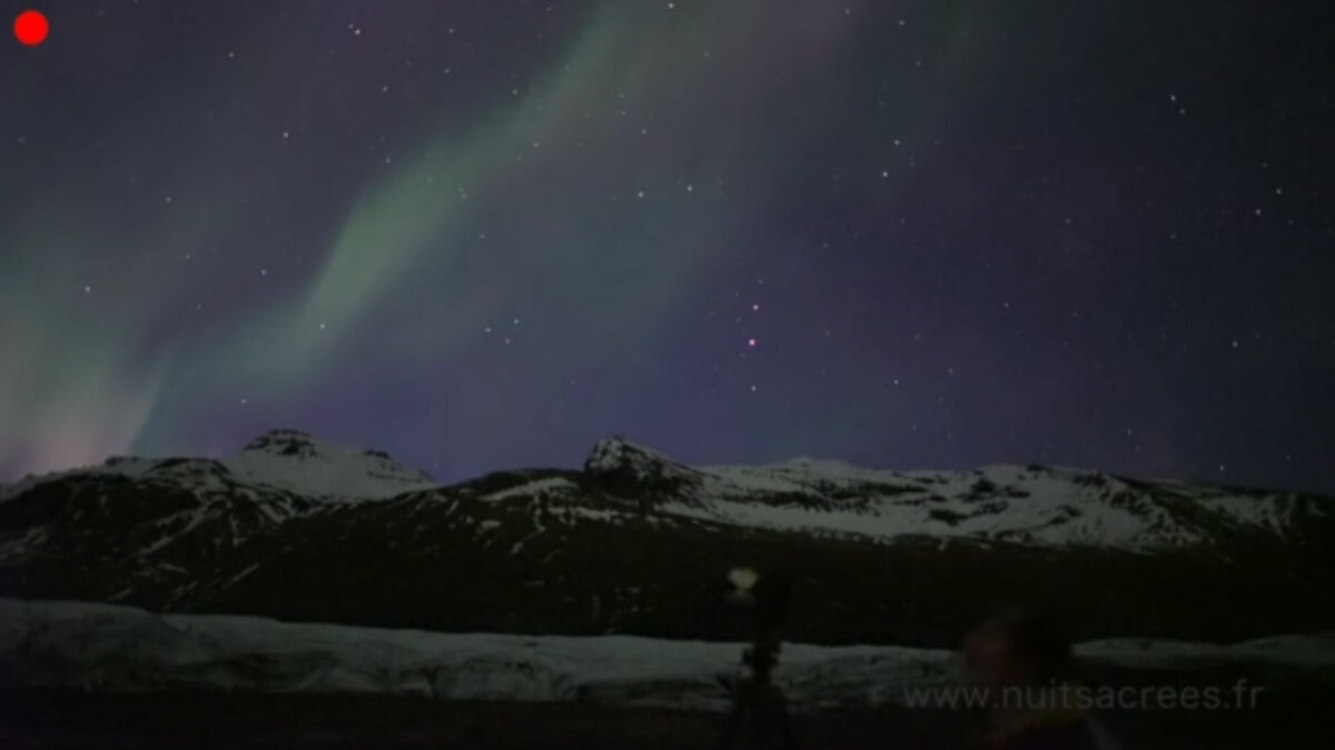 Así se ve una aurora boreal parpadeante