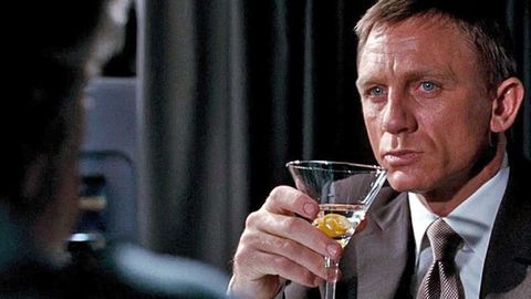 Dicen que James Bond, si existiese, sería un alcohólico
