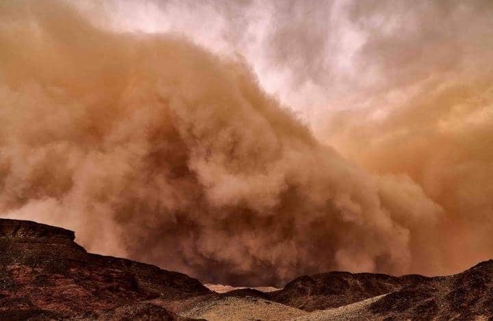 ¿Cómo afecta a la salud una tormenta de arena?