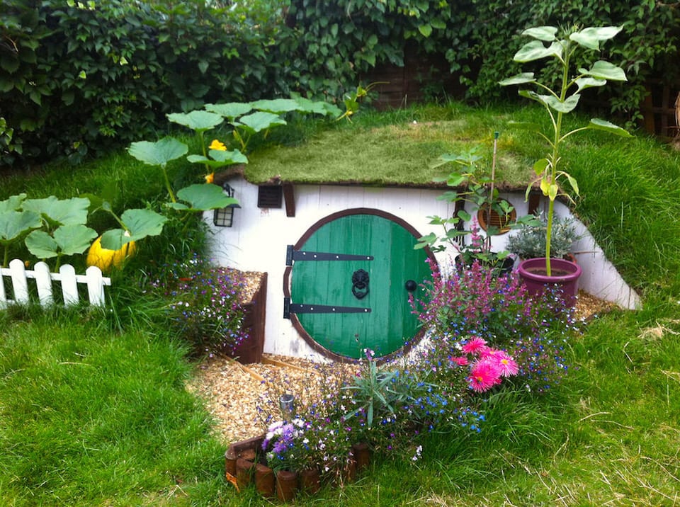 Cómo construir una casa de hobbit en tu jardín