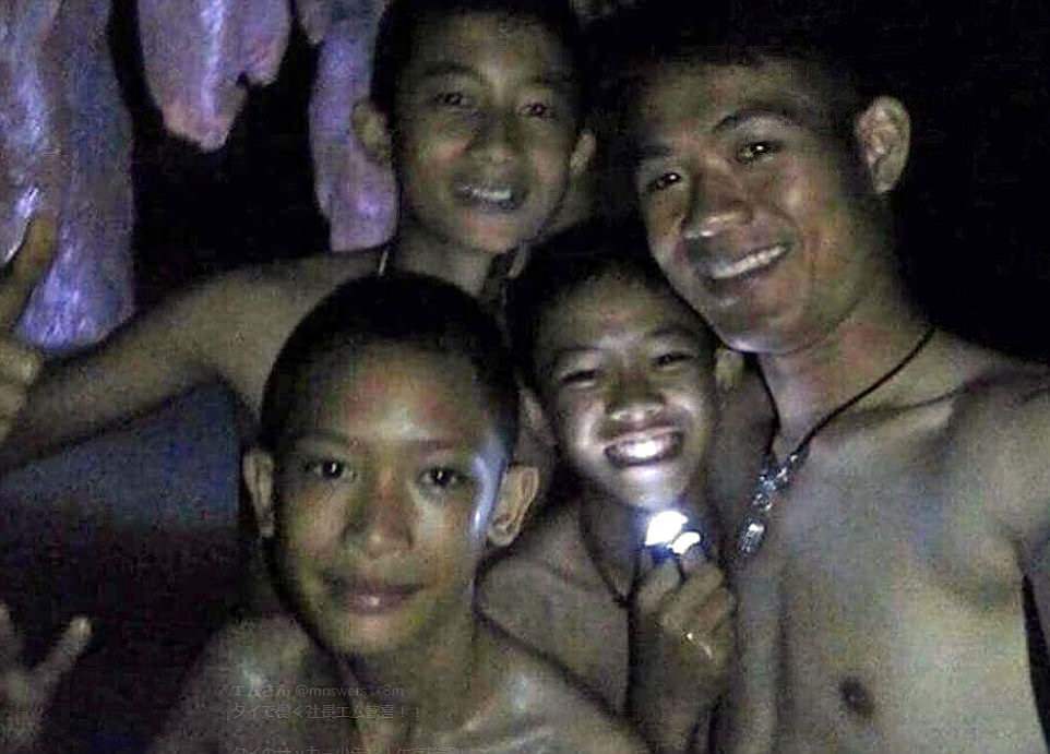 ¿Cómo podrán salir los 12 niños tailandeses y su entrenador de la cueva donde están atrapados?