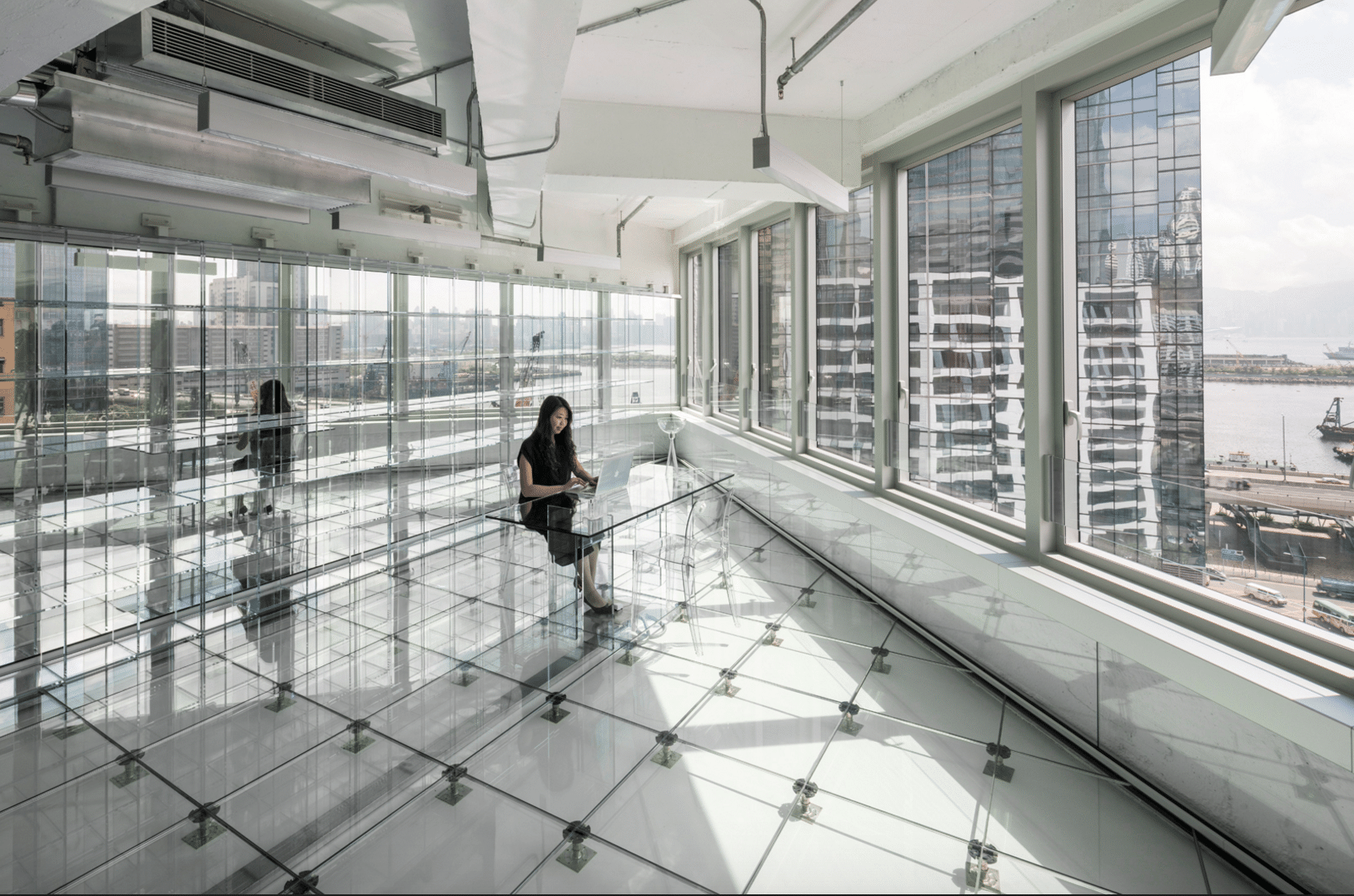 ¿Cómo se trabaja en una oficina completamente transparente?
