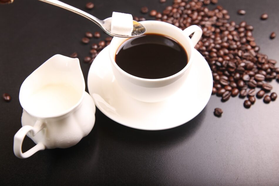 Cómo te engaña la cafeína para hacerte caer en la tentación