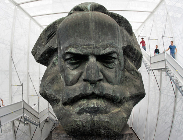 ¿Cuál es la diferencia entre el socialismo ‘real’ y el ‘científico’ que propuso Marx?