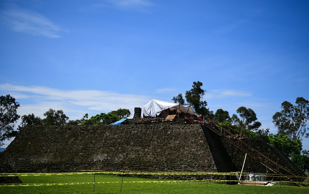 Descubren un misterioso templo oculto en el interior de una pirámide azteca