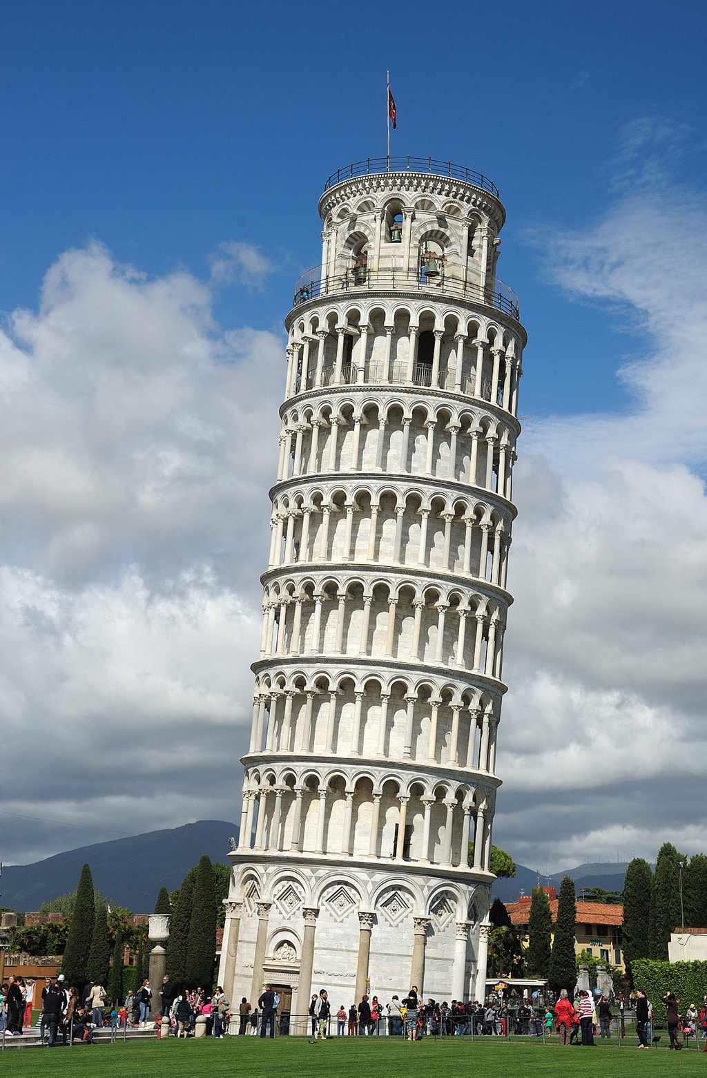 Descubren uno de los misterios de la Torre de Pisa: ¿por qué no se cae con los terremotos?