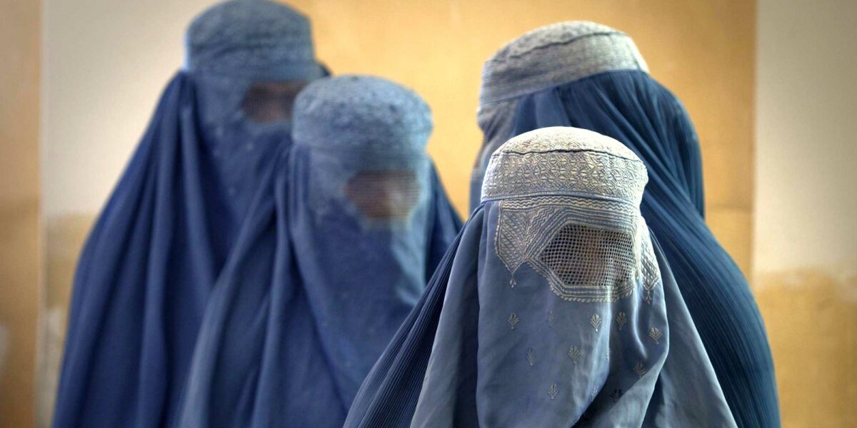 El burka en números. Objetivamente, ¿merece la pena prohibirlo en Europa?