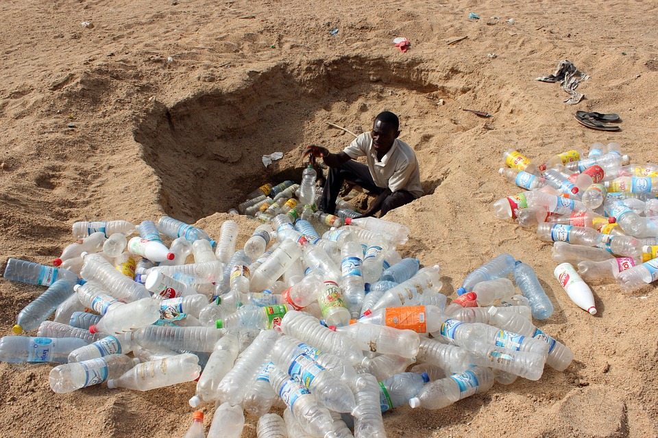 El plástico que no se recicla equivale a 14 veces el peso de la humanidad