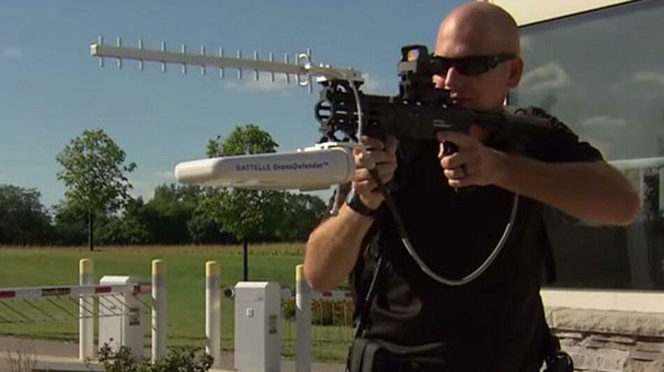 El primer rifle para derribar drones