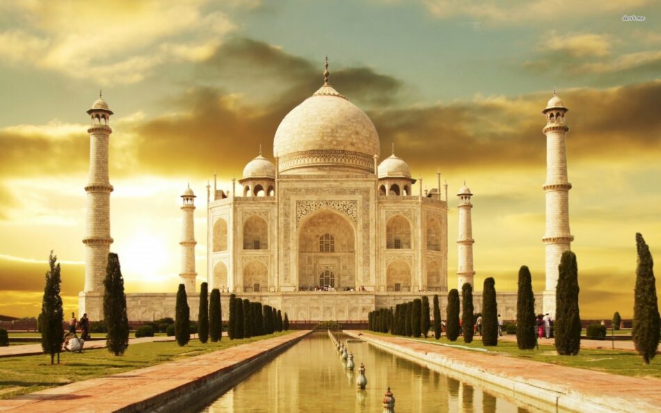 El Taj Mahal está sucio por el estiercol