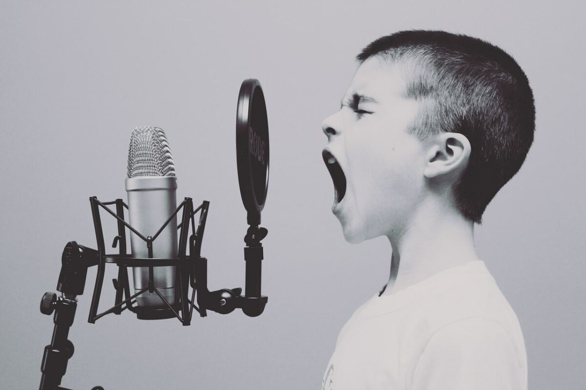 El tono de tu voz se decide a los siete años de edad