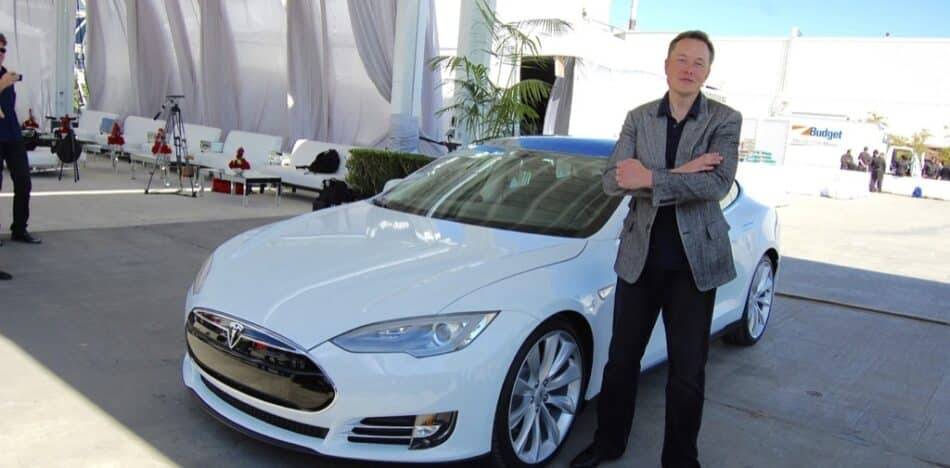 Elon Musk anuncia que va a acabar con los atascos de tráfico