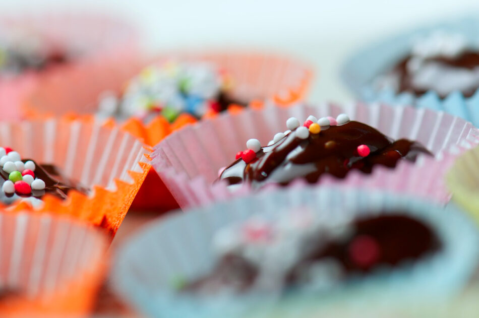 ¿Es verdad que comer chocolate provoca acné?