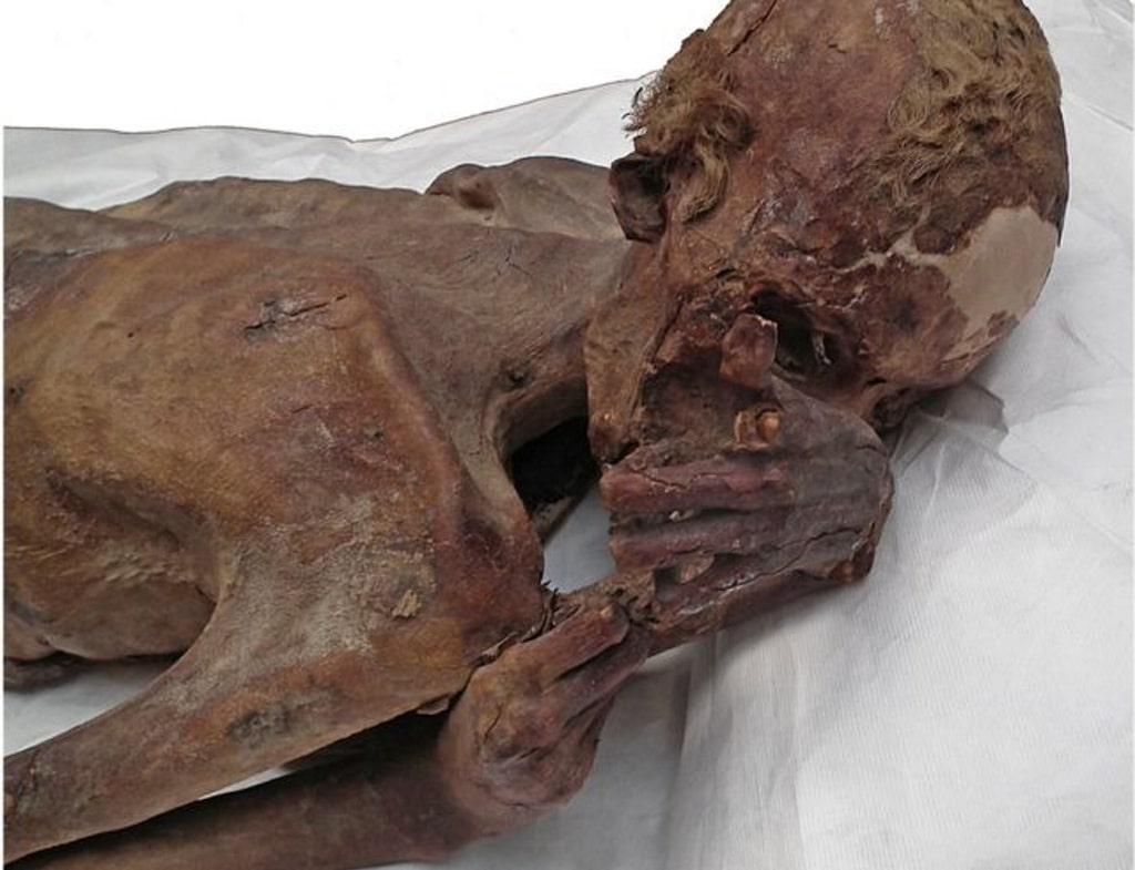 Esta momia egipcia tiene los tatuajes figurativos más antiguos del mundo
