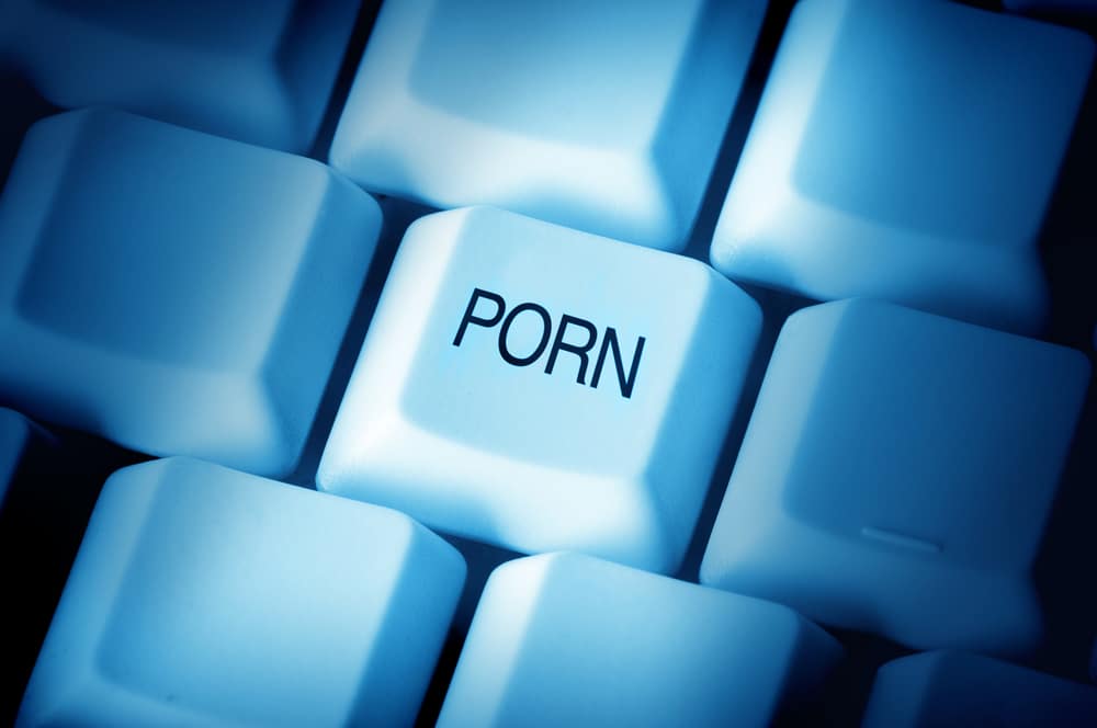 ¿Existe alguna relación entre el porno y la felicidad?