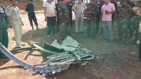 ¿De dónde proceden estos restos metálicos que han caído en una aldea de Camboya?