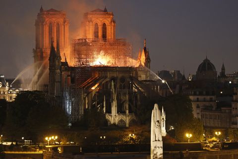 Notre Dame. ¿Por qué arde la piedra?