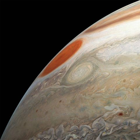 Fotografían dos tormentas en la superficie de Júpiter