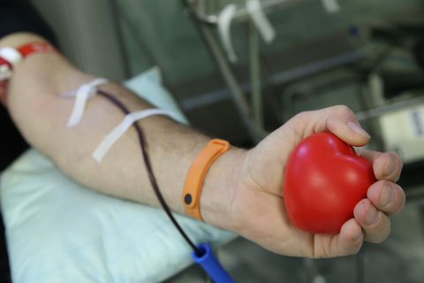¿Hay alguna diferencia si quien dona sangre es hombre o mujer?