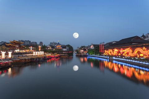 China quiere crear una luna aritificial para iluminar las calles en 2020