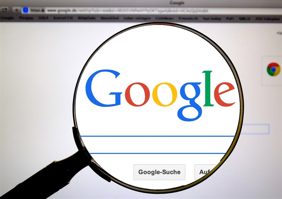 Google fisgoneará en tu pasado para predecir mejor tus futuras búsquedas