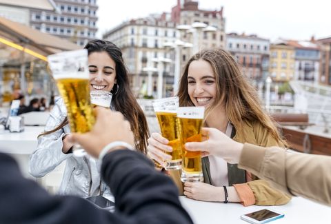 ¿El alcohol te ayuda a hablar otro idioma?