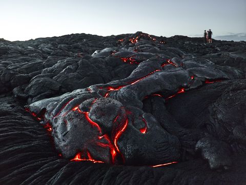Turismo volcánico (en plena erupción): la nueva moda que pondrá tu vida en peligro