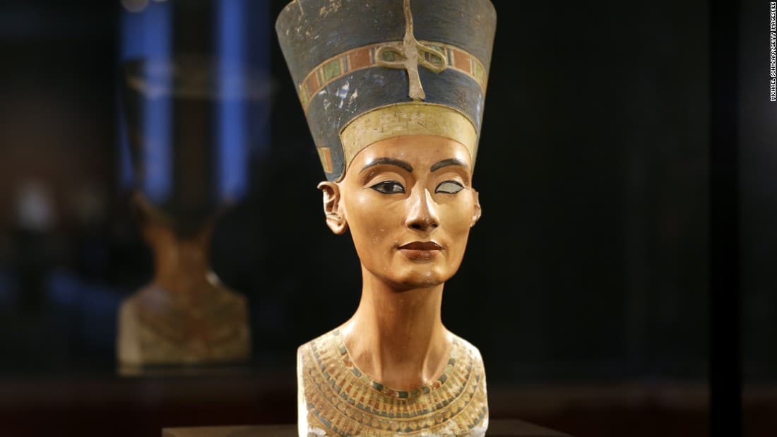 ¿Hay gato encerrado en la historia de la posible tumba de Nefertiti?