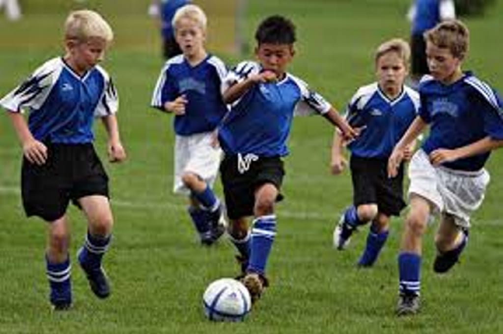 Jugar al fútbol es bueno para los huesos de los niños