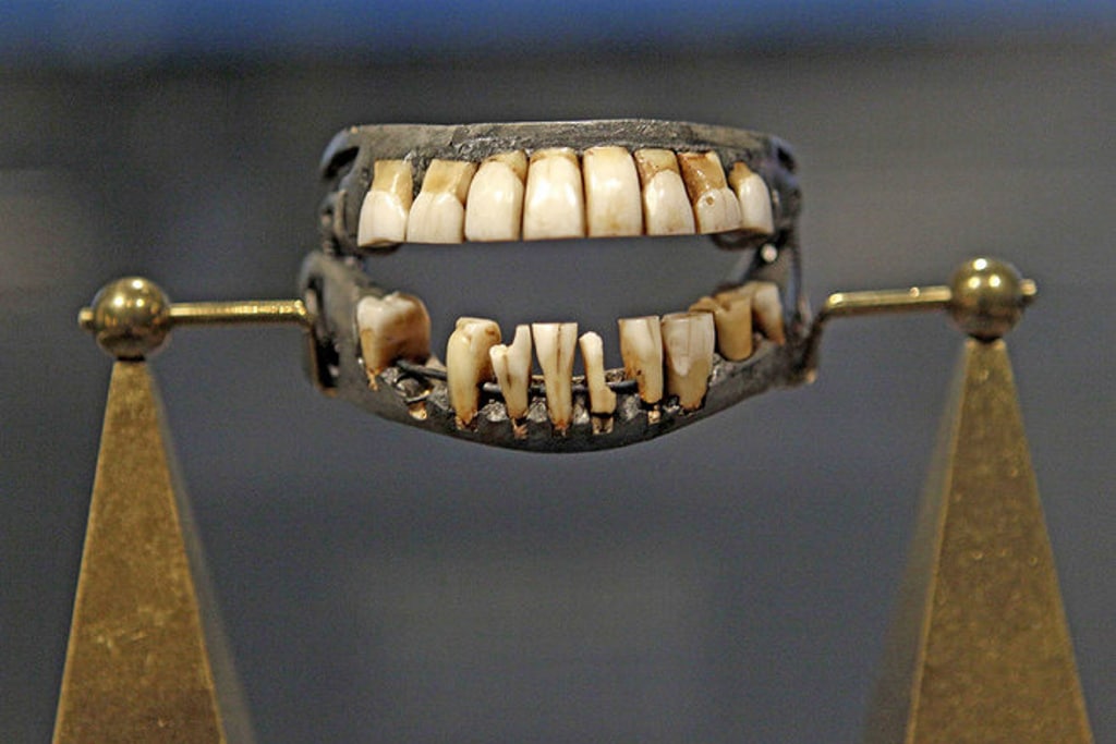 La dentadura postiza de George Washington podría estar hecha con dientes de esclavos