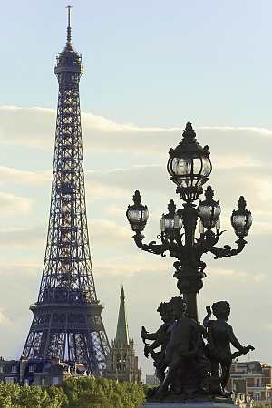 La Torre Eiffel pudo estar… ¡en Barcelona!