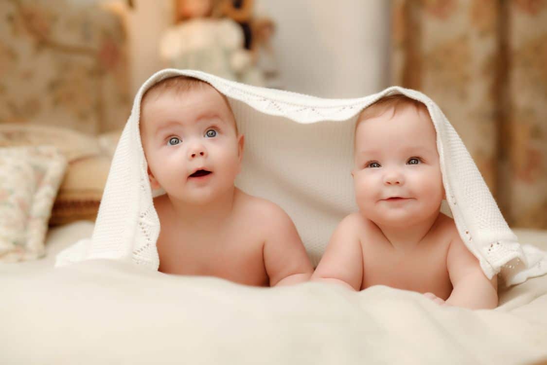 Los gemelos comparten más que sus genes