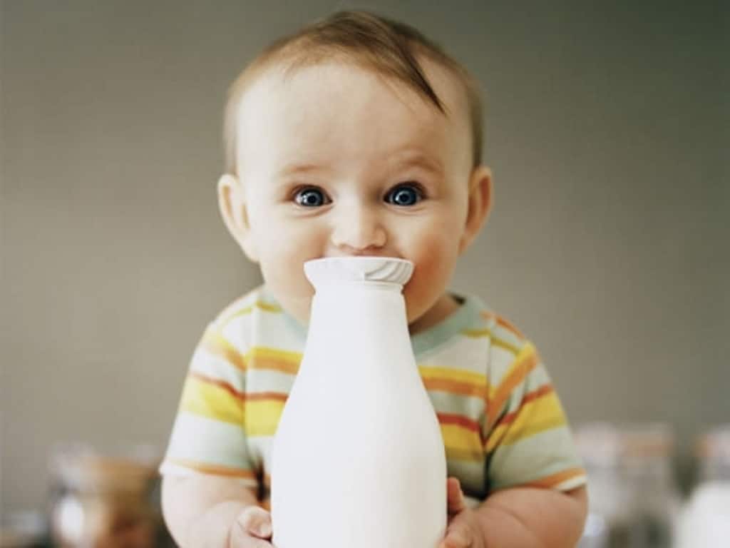 Los niños que toman leche de soja crecen menos que los que la beben de vaca