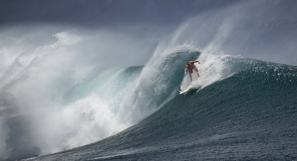 Los surfistas tragan más bacterias que el resto
