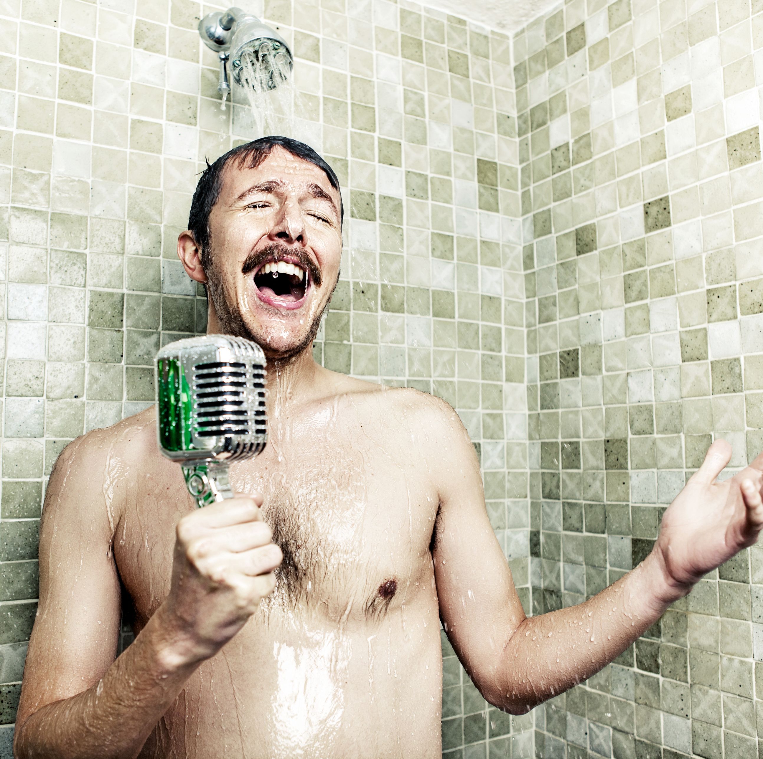 ¿La alcachofa de tu ducha puede hacerte enfermar?