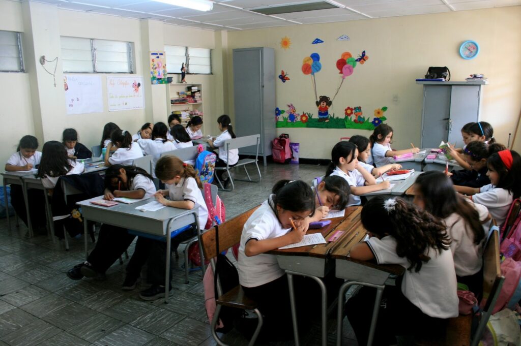 No es bueno ayudar a los hijos con los deberes 1 no es bueno ayudar a los hijos con los deberes No es bueno ayudar a los hijos con los deberes