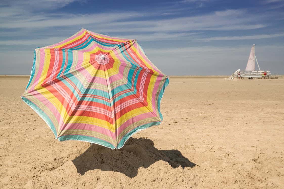Podrías morir si una sombrilla de playa te golpea en el pecho? 