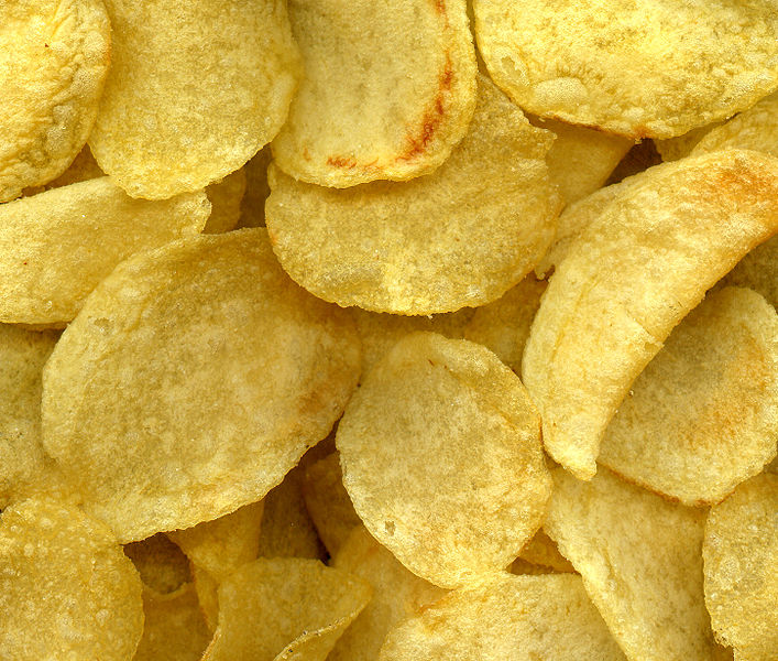 ¿Por qué crean adicción las patatas chips y otros snacks?