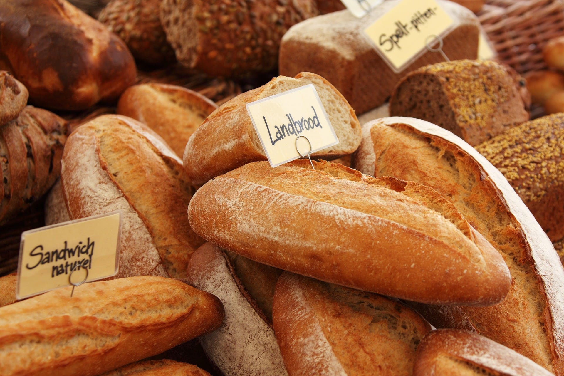 ¿Qué reacción química hace que el toffee o el pan recién horneado sepan tan bien?