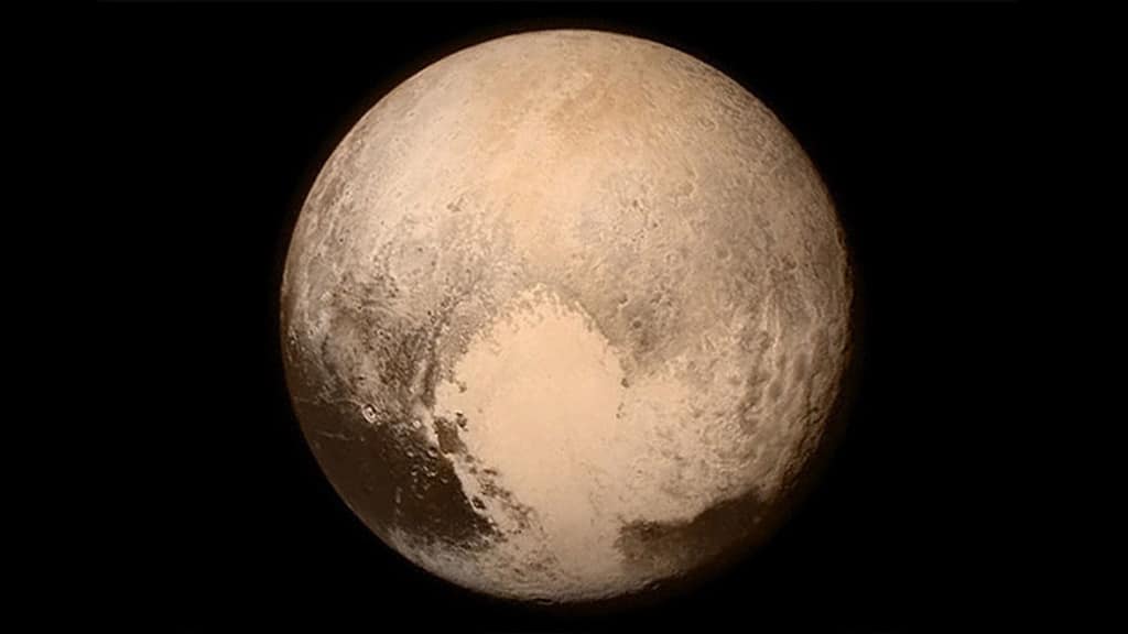 ¿Qué se esconde bajo el corazón de Plutón?