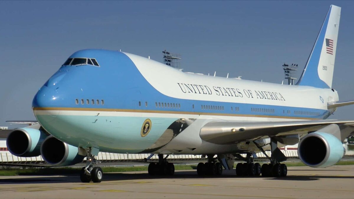 ¿Quién gana: el Air Force One o el avión de Donald Trump?