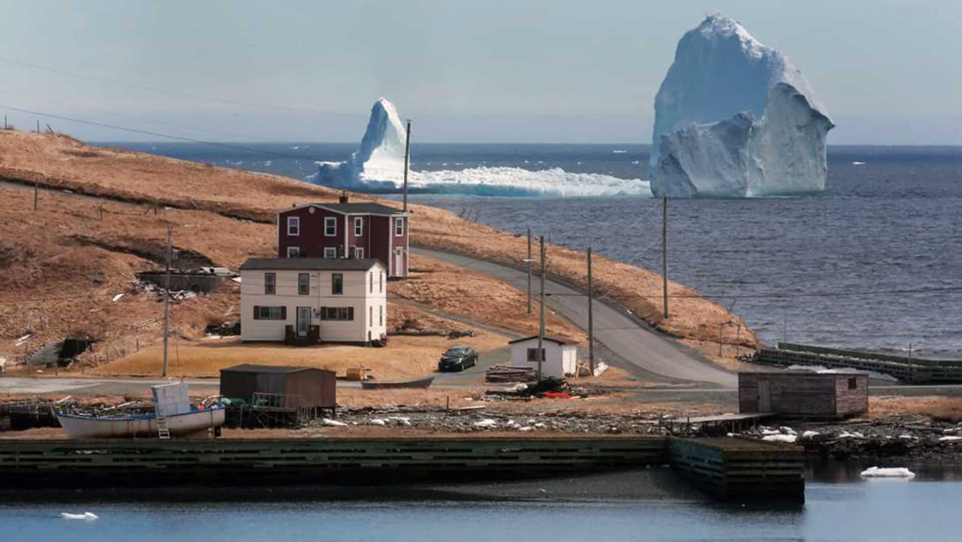 ¿Te imaginas que un iceberg así pase por delante de tu casa?