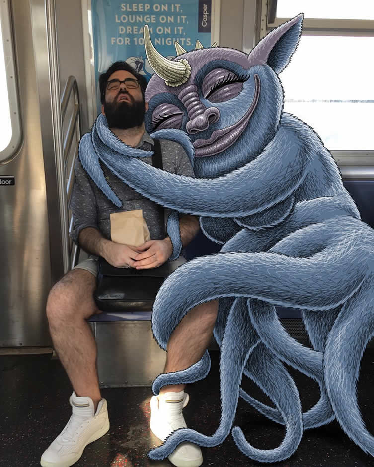 Un artista añade monstruos a la gente que se encuentra en el metro